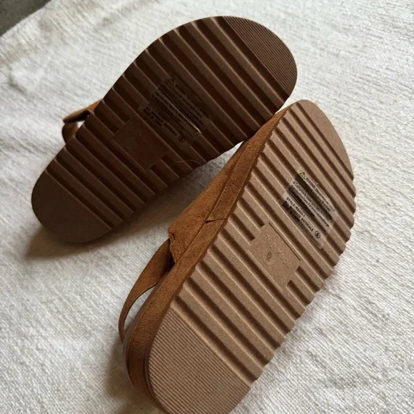 Women’s Suede Platform Slingback Clogs - Brown - Picture 6 of 7